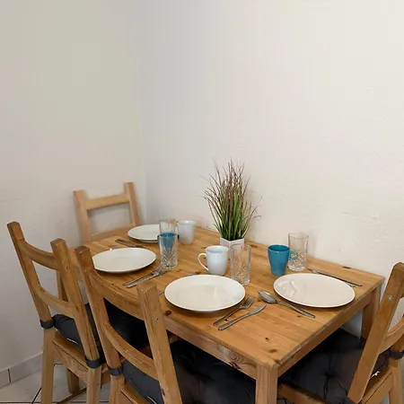 Cozy With 3 Bedrooms, Balcony, Up To 5 People *