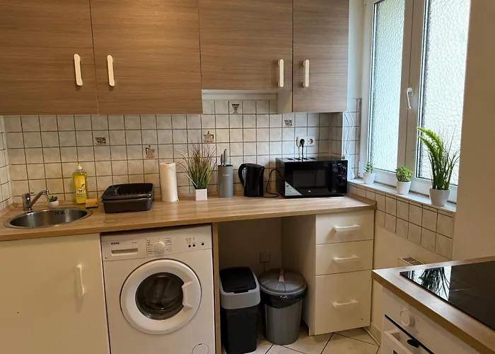 Cozy With 3 Bedrooms, Balcony, Up To 5 People Apartment Offenbach am Main