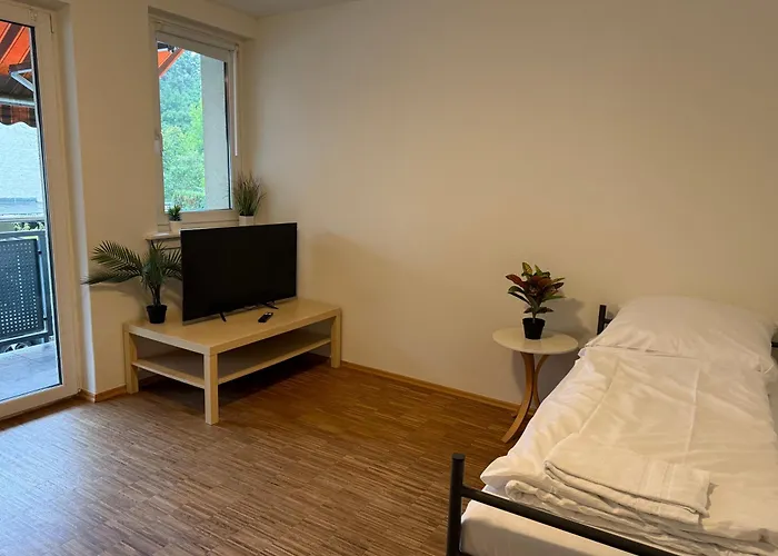Cozy With 3 Bedrooms, Balcony, Up To 5 People Apartment Offenbach am Main