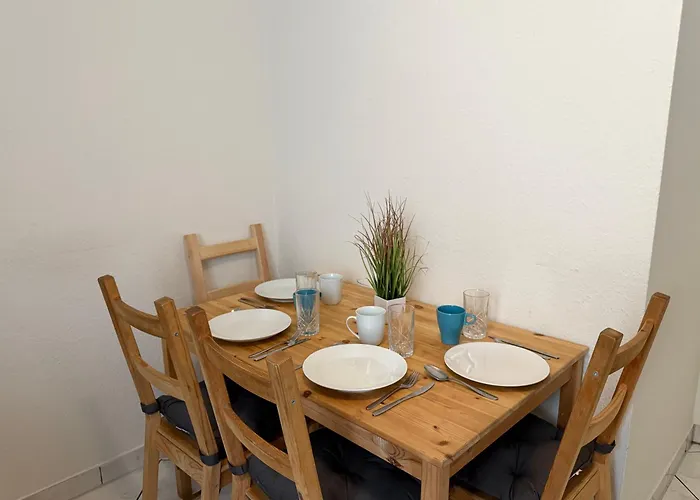 Cozy With 3 Bedrooms, Balcony, Up To 5 People *